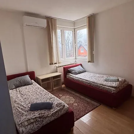 Prestige Hostel *